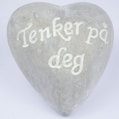 Serce betonowe z napisem Tenker pa deg - Myślę o Tobie